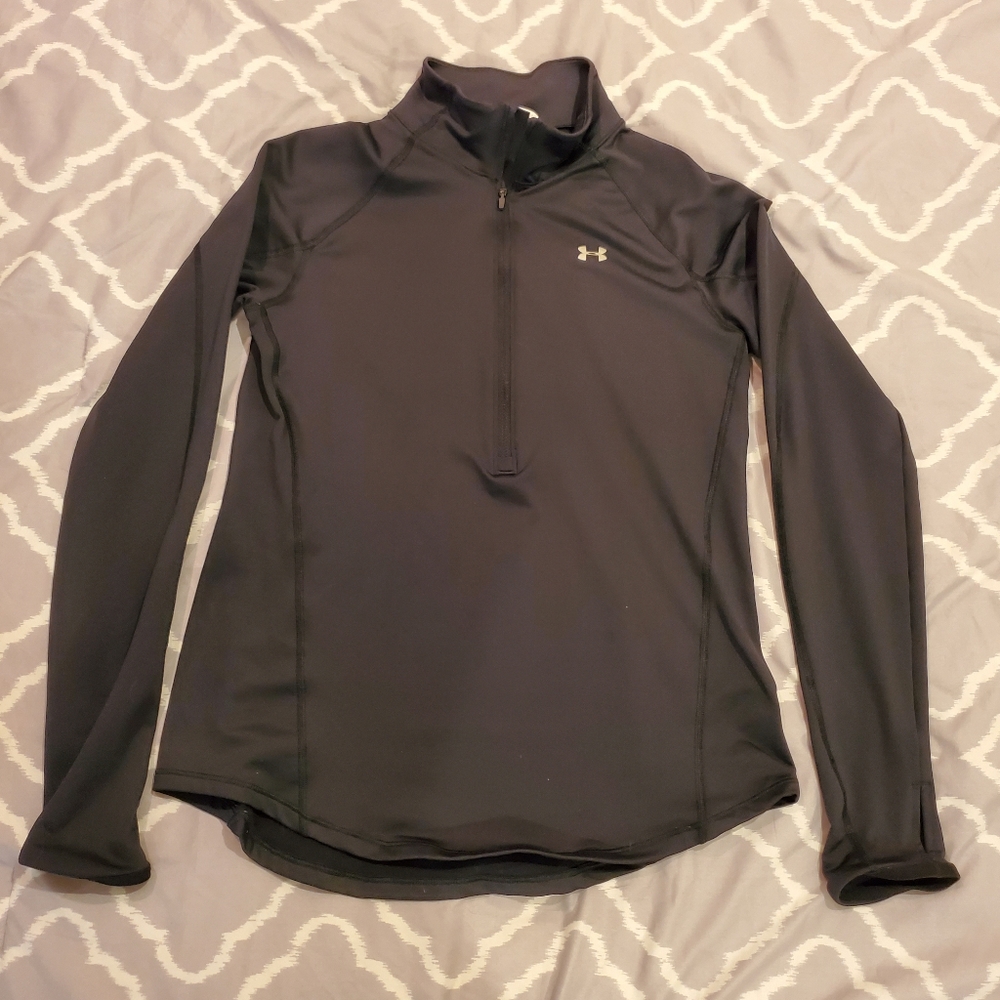 Womens Under Armour pullover with thumb holes size
